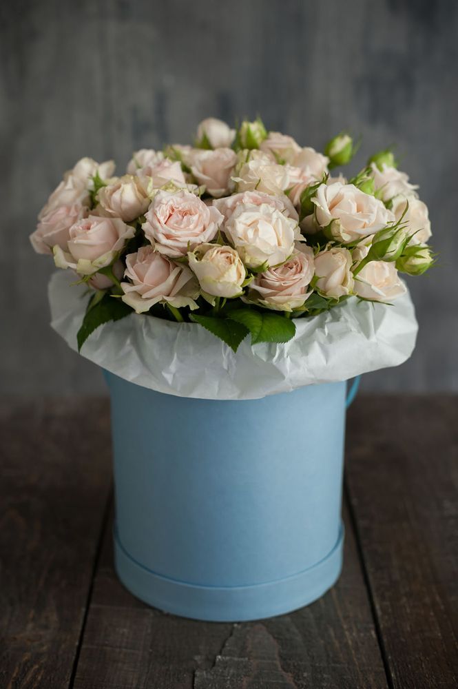 корпоративная коробка с розами для офиса в Вологде