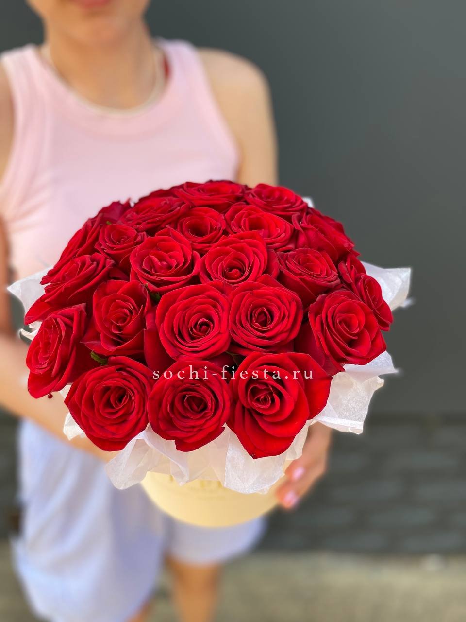 свадебная композиция с пионами и эустомой в Вологде