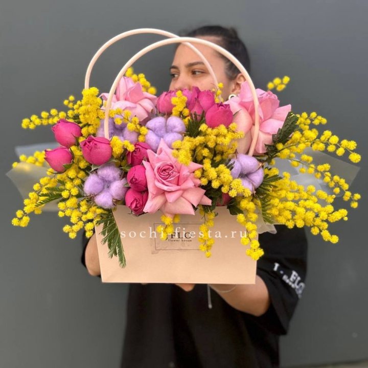 Сумочка мимозы и роз "Примавера" в Вологде