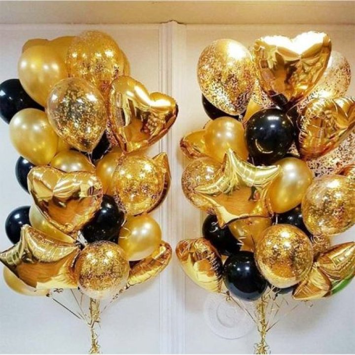 Фонтан шаров "Чёрное золото" в Вологде