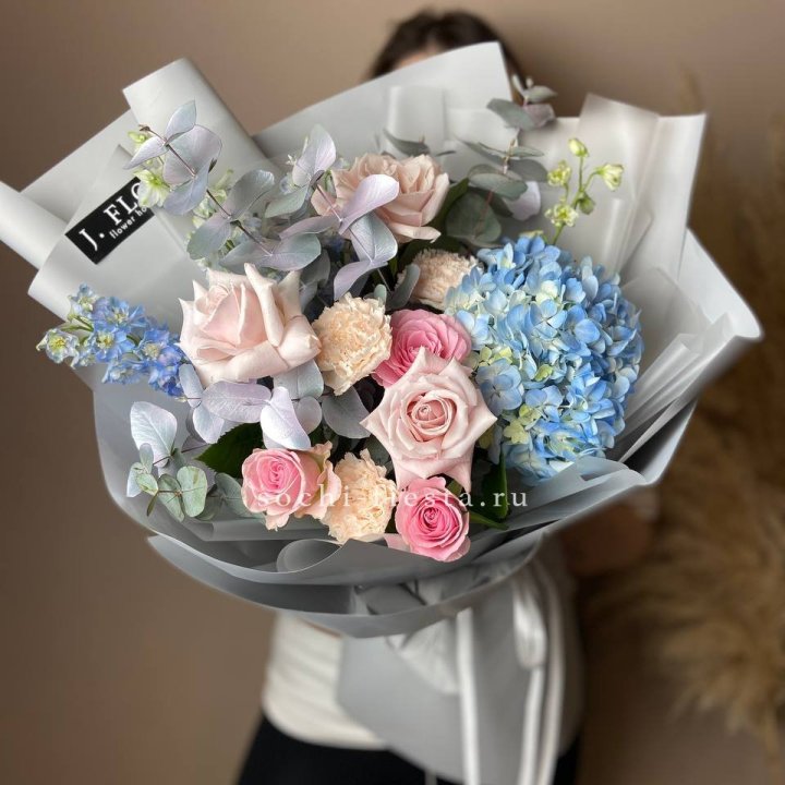 Букет с гортензией № 4 в Вологде
