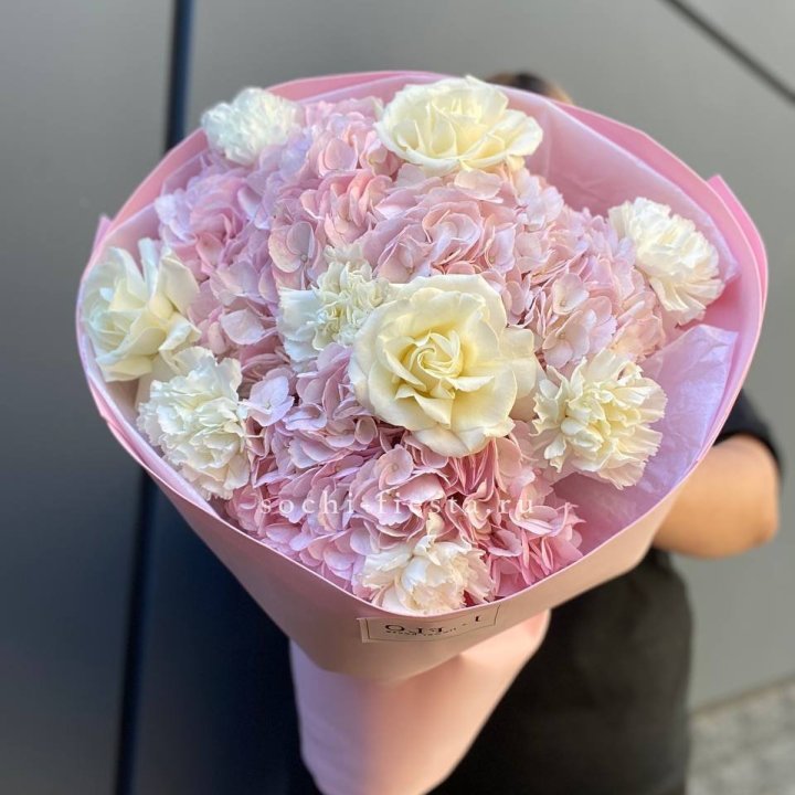  Букет гортензий и роз  в Вологде