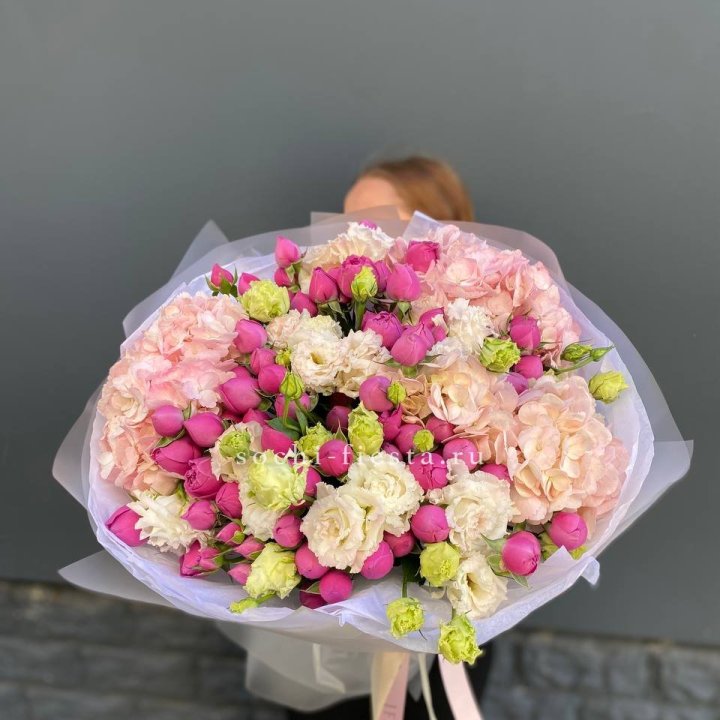  Букет  гортензий и Мисти в Вологде