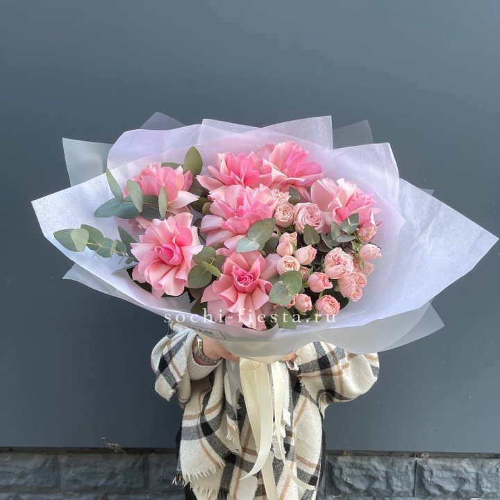 Букет французских и пионовидных роз  в Вологде