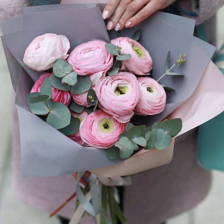 Ранункулюсы с эвкалиптом №1 в Вологде