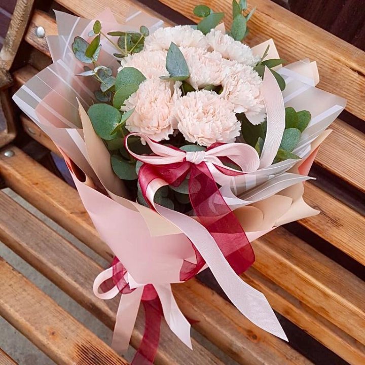 Диантусы с эвкалиптом в Вологде