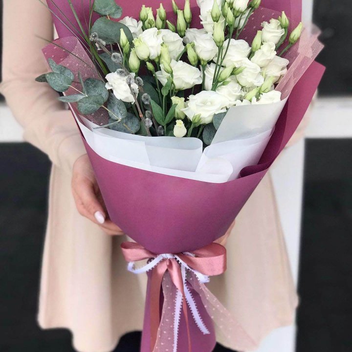 Эустомы с эвкалиптом в Вологде