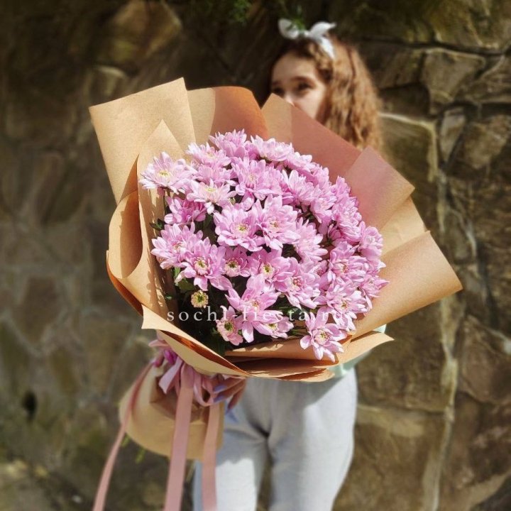 Букет хризантем в крафте в Вологде