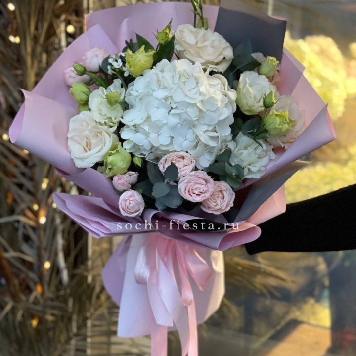 Букет с гортензией №3 в Вологде