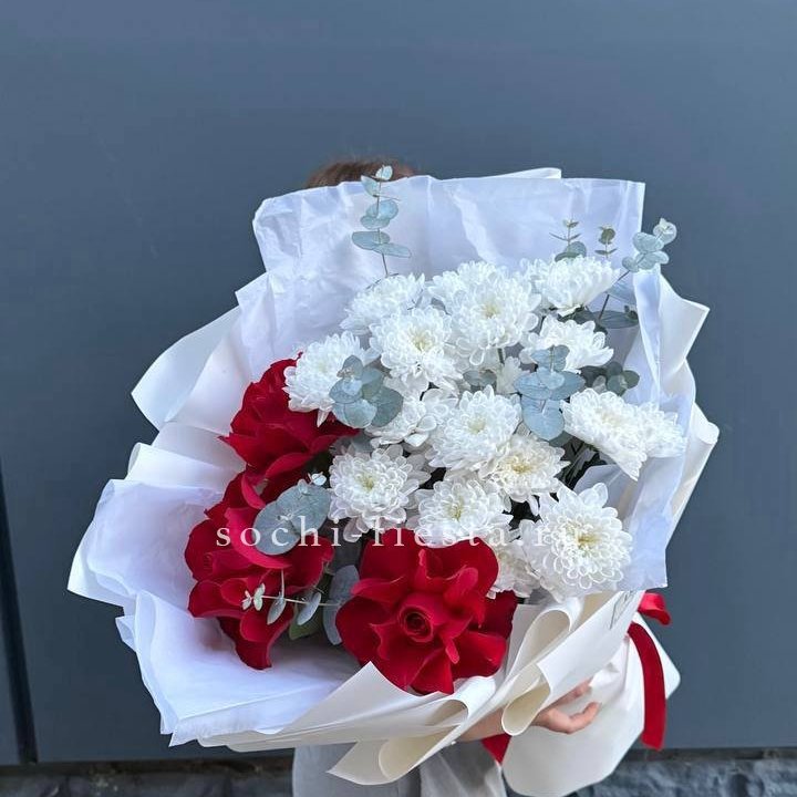 Дуо розы и хризантемы в Вологде