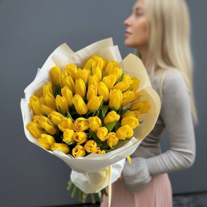 51 желтый тюльпан в Вологде