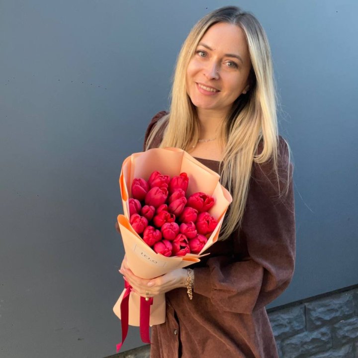  19 красных тюльпанов в Вологде