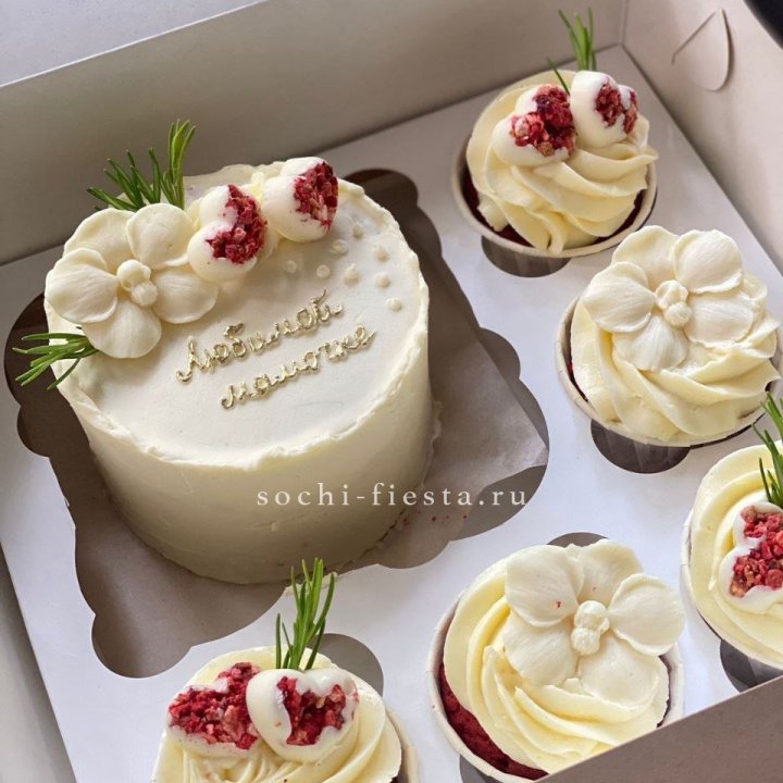 Капкейки и бенто-торт "Мамочке" в Вологде