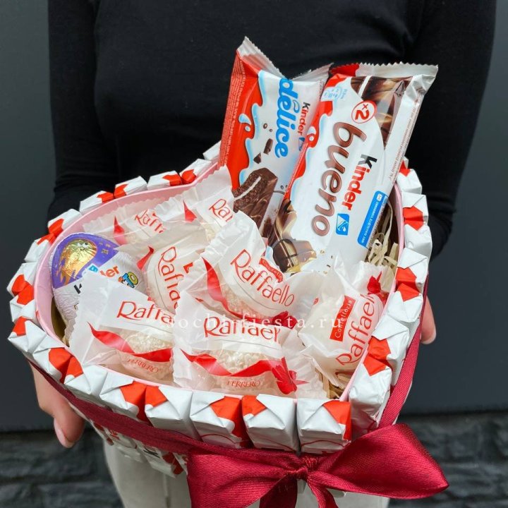 Подарочный набор сердце с Киндерами и Рафаэлло в Вологде