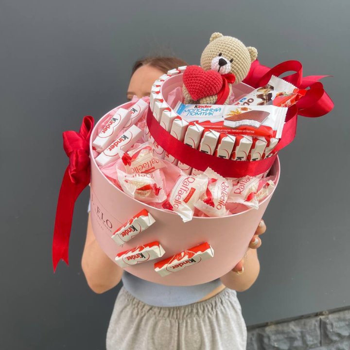 Бокс киндерами и раффаэлло 2 в Вологде