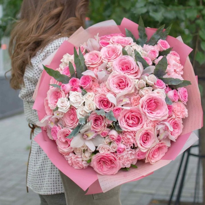 Дизайнерский букет "Барби" в Вологде