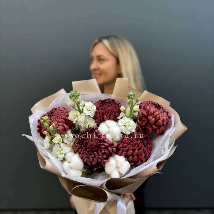 Хризантемы с маттиолой в Вологде