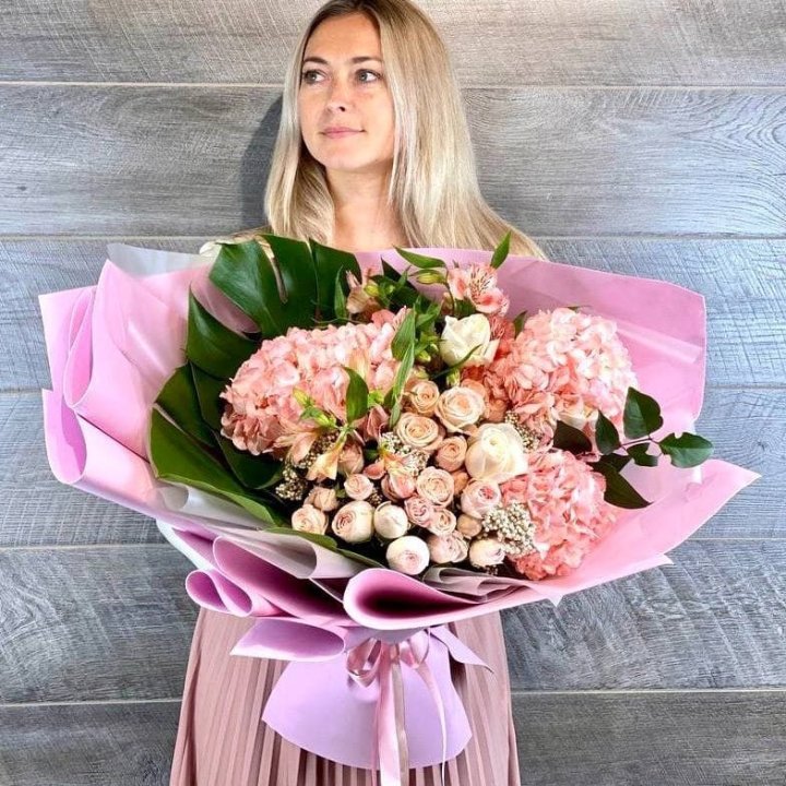 Дизайнерский букет "Валенсия-2" в Вологде