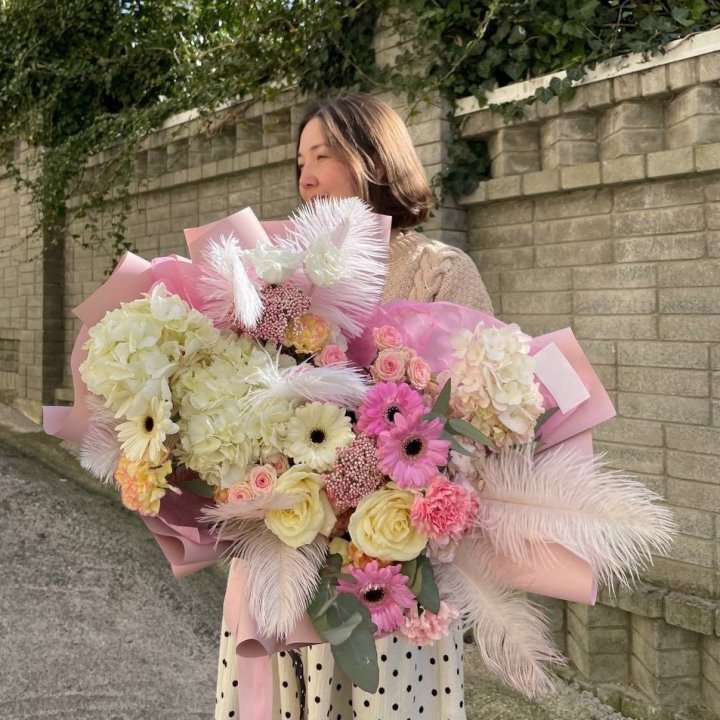 Дизайнерский букет "Валенсия" в Вологде