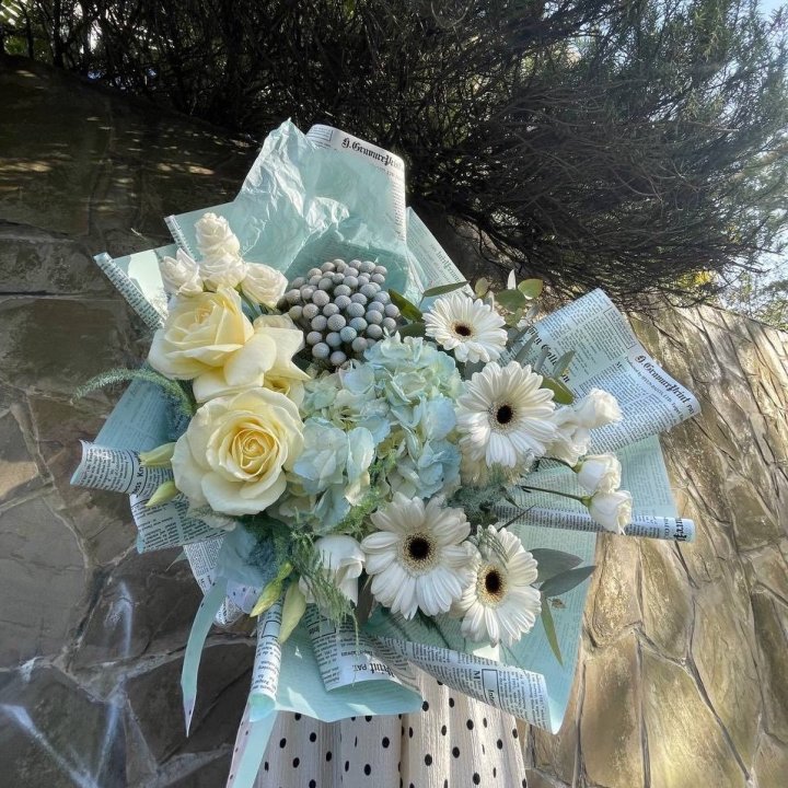 Дизайнерский букет "Линдж-блю" в Вологде