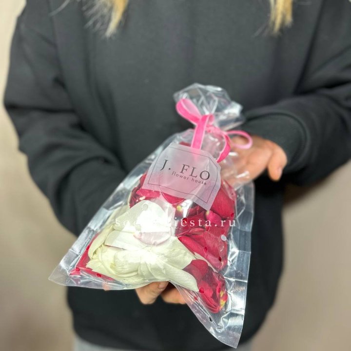 Лепестки роз в Вологде