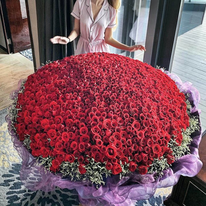 1001 роза в Вологде