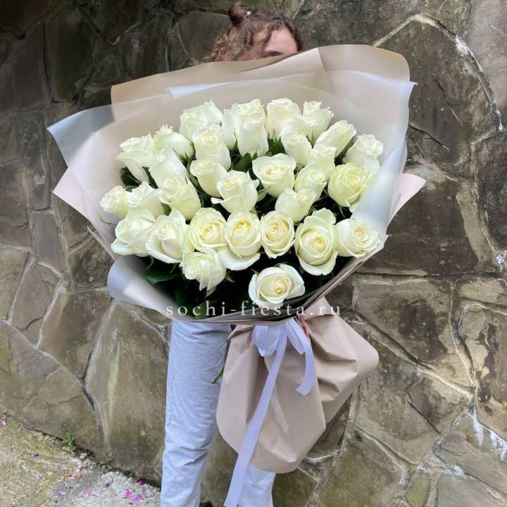 35 голландских роз в Вологде