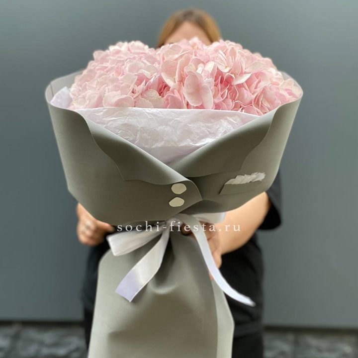  Букет  пиджачок из 5 гортензий в Вологде