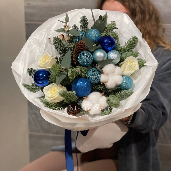 Новогодний букет "Синий иней" в Вологде