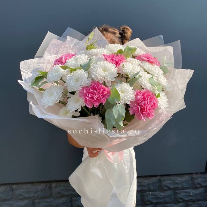  Букет  хризантем и диантусов "Воздушный" в Вологде