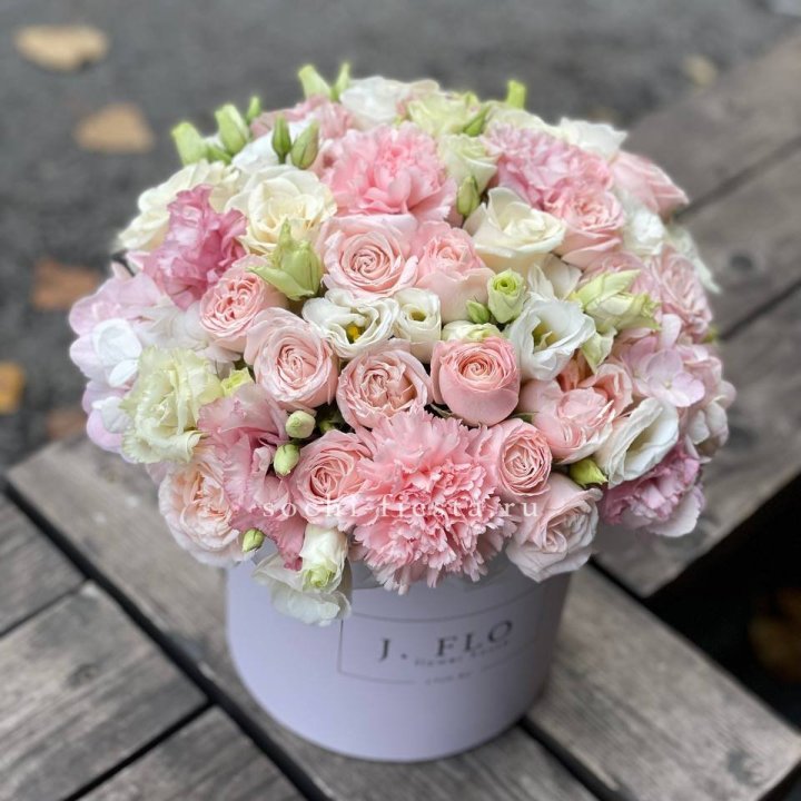 Цветочный бокс "Люксур" в Вологде