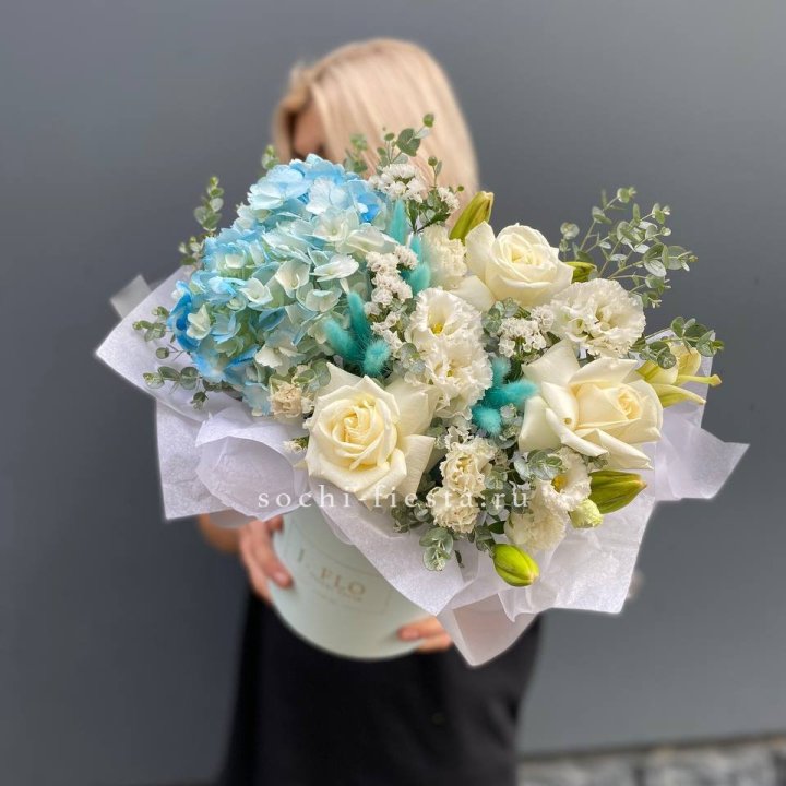 Цилиндр в голубых оттенках №1 в Вологде