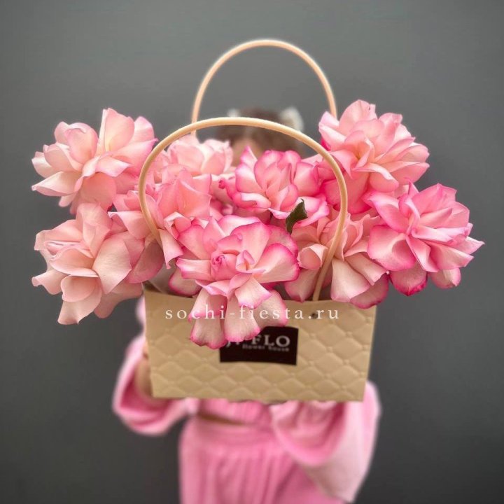 Сумочка розовых роз Венди в Вологде