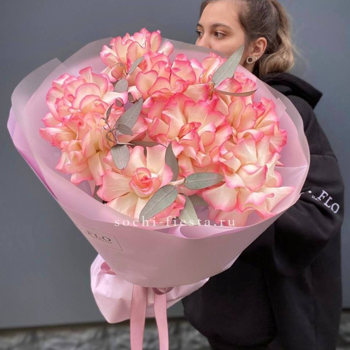 9 французских роз Джумилия в Вологде