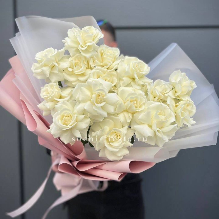 Букет из 15 французских роз Вайт дрим в Вологде