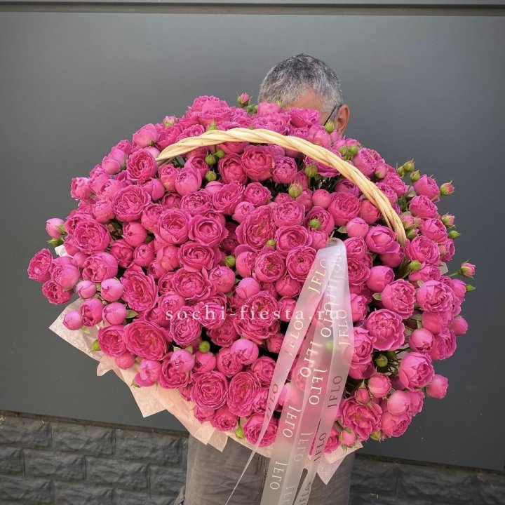 Корзина роз Мисти Баблс 151 в Вологде