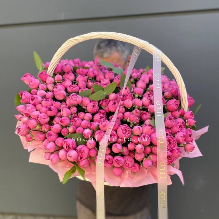 Корзина роз Мисти Баблс 101 в Вологде