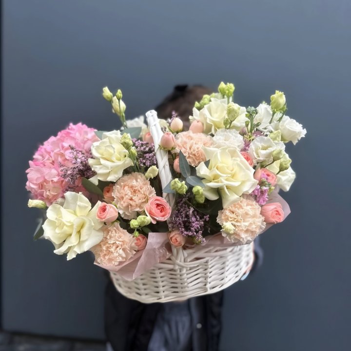 Цветочная корзина "Софтнес" в Вологде