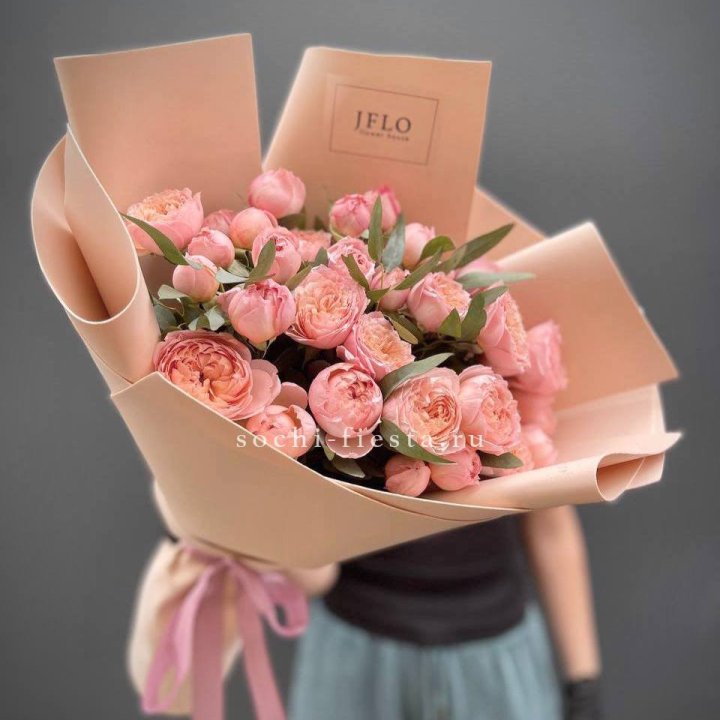 Букет из 9 кустовых роз Джульетта в Вологде