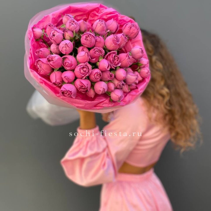 Букет из пионовидных роз  в Вологде