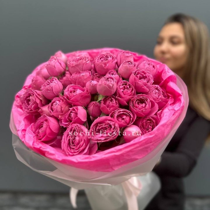 Букет из пионовидных роз  в Вологде