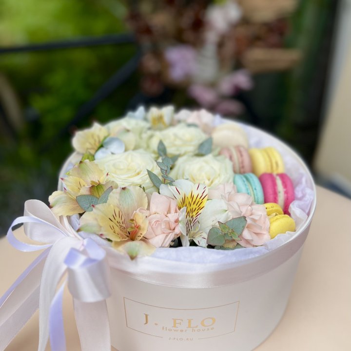 Цветочный бокс "Ника" в Вологде