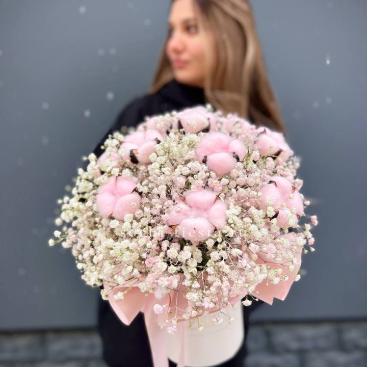 Гипсофилы с хлопком в шляпной коробке в Вологде