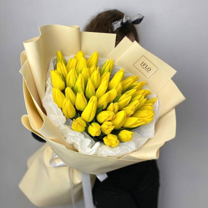 51 жёлтый тюльпан в Вологде