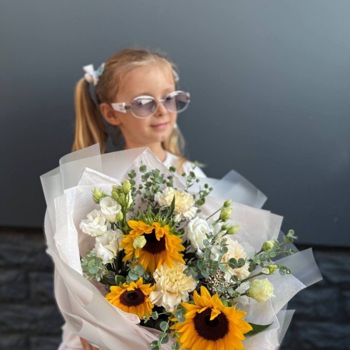  Букет  из стойких цветов с подсолнухами в Вологде