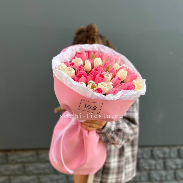 51 бело-розовый тюльпан в Вологде