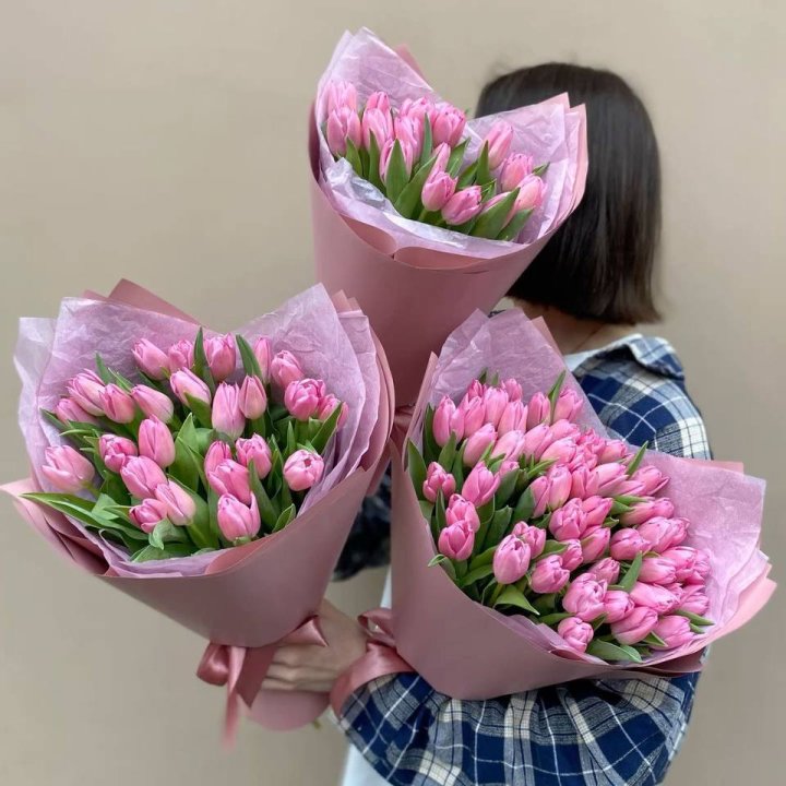 Букет розовых тюльпанов в Вологде