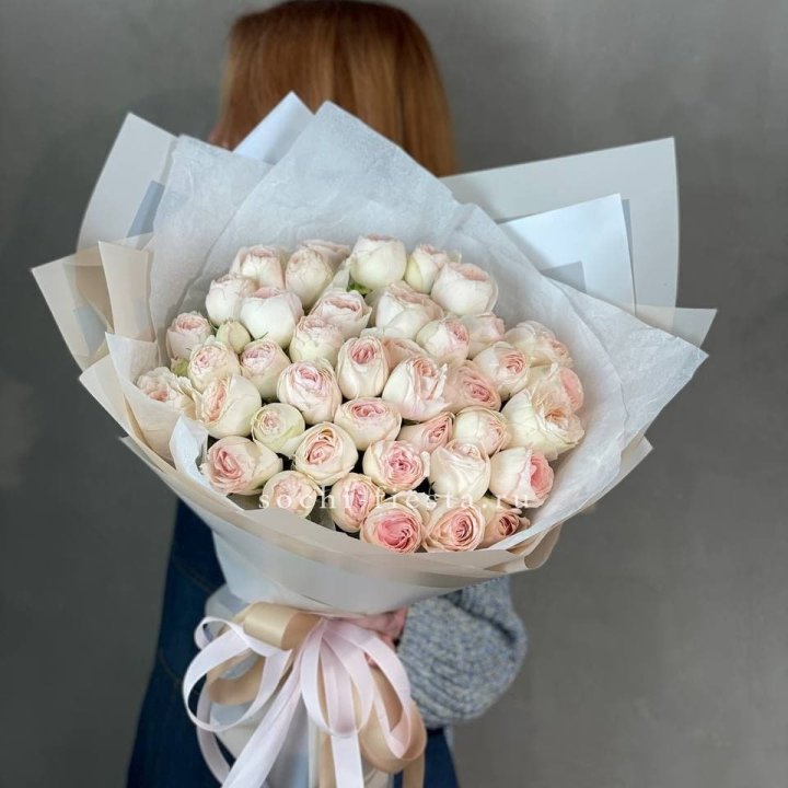 Букет пионовидных роз Пур лав в Вологде