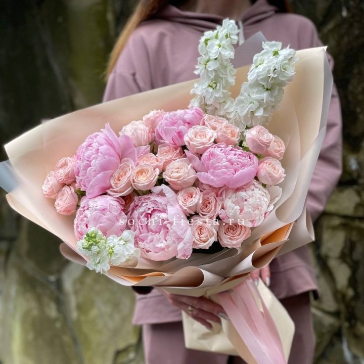 Букет с пионами №1 в Вологде