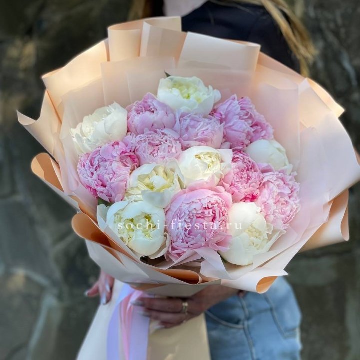 Букет 15 зефирных пионов в Вологде